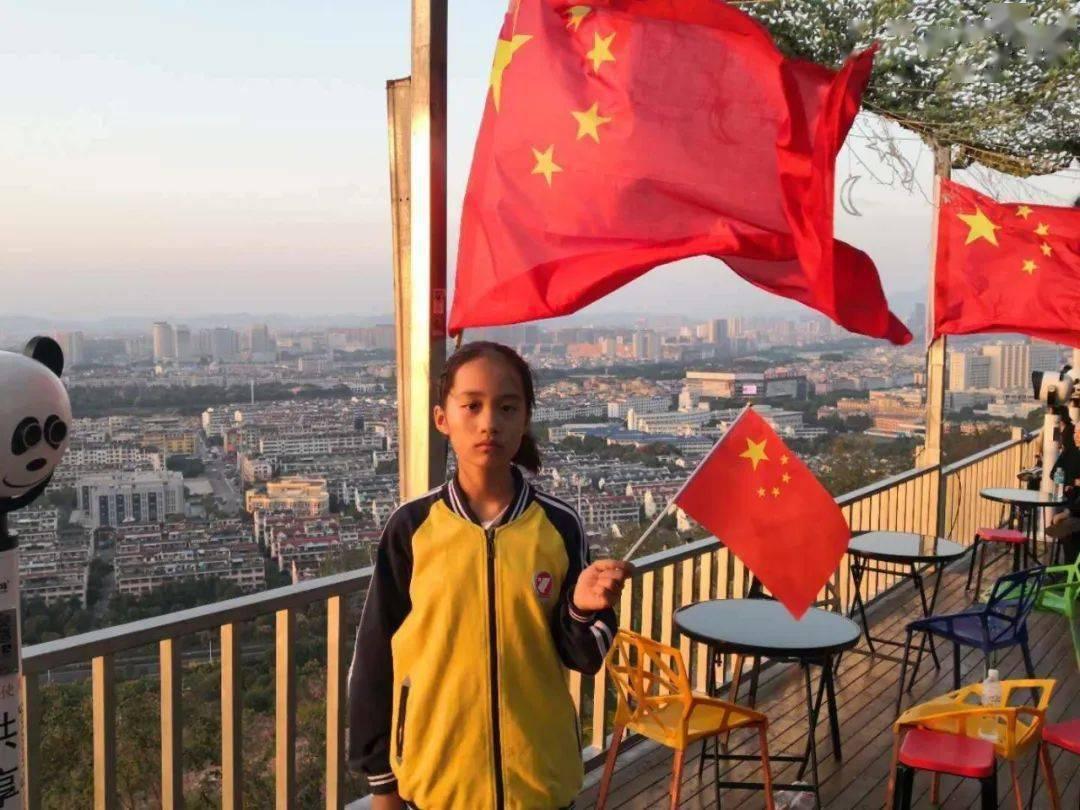 华晨宇在《萌探2》中表示只喜欢自己的歌，这是他的真实想法还是节目效果？游戏画面