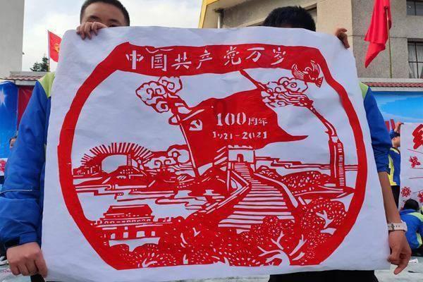 大叔钓鱼